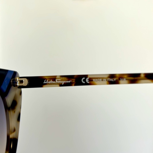 NEW Salvatore Ferragamo Winged Cat Eye Tortoise Shell Sunglasses - Picture 6 of 7